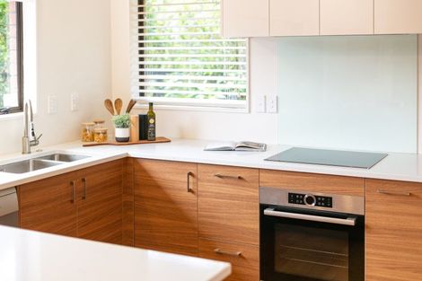 Photo of property in 39 Satara Crescent, Khandallah, Wellington, 6035