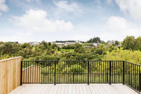 Photo of property in 18 Silkwood Place, Fitzherbert, Palmerston North, 4410