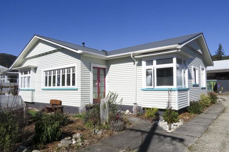 Photo of property in 49 Shiel Street, Reefton, 7830