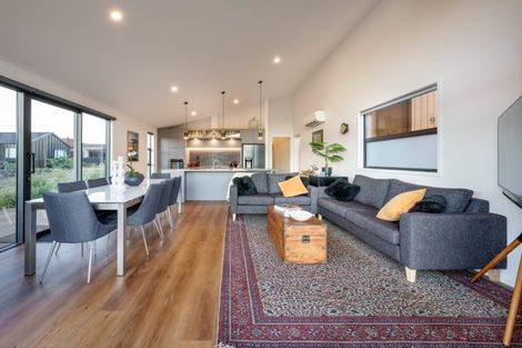 Photo of property in 9 Mcneil Crescent, Wanaka, 9305