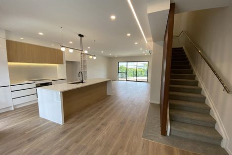 Photo of property in 15 Mina Way, Browns Bay, Auckland, 0630