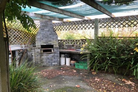 Photo of property in 10 Deakin Place, Clive, 4102