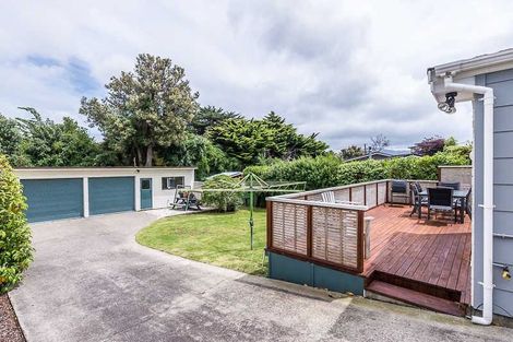 Photo of property in 16 Martin Road, Paraparaumu Beach, Paraparaumu, 5032