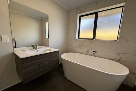 Photo of property in 44 Crossley Avenue, Woodend, 7610