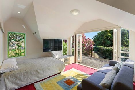 Photo of property in 9 Karaka Grove, Waikanae, 5036