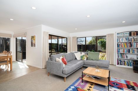 Photo of property in 1/11 Javelin Place, West Harbour, Auckland, 0618