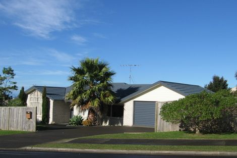 Photo of property in 51 Waldorf Crescent, Orewa, 0931