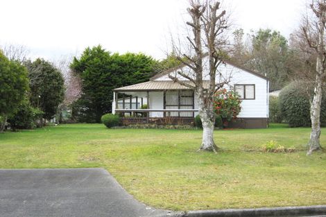 Photo of property in 4 Gibbs Place, Kinloch, Taupo, 3377