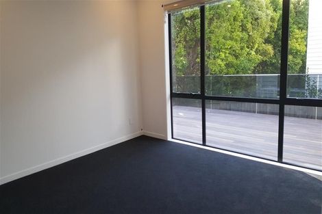 Photo of property in 8 Newport Place, Forrest Hill, Auckland, 0620