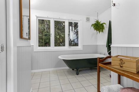 Photo of property in 1 Bush Road, Waiatarua, Auckland, 0604