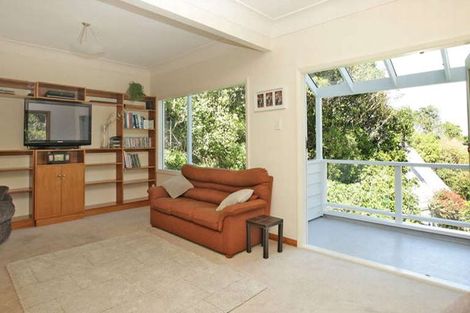 Photo of property in 40 Rangiora Avenue, Kaiwharawhara, Wellington, 6035