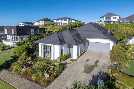Photo of property in 96 Arran Point Parade, Orewa, 0931