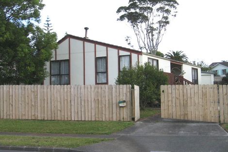 Photo of property in 8 Granville Drive, Massey, Auckland, 0614