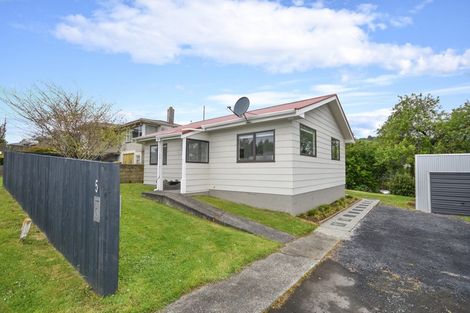 Photo of property in 5 Westland Street, Green Island, Dunedin, 9018