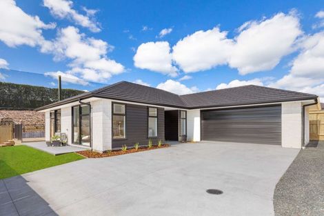 Photo of property in 16 Sam Heywood Place, Pyes Pa, Tauranga, 3112