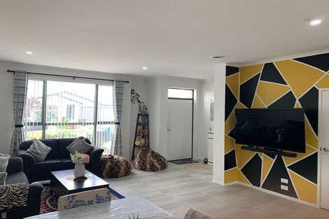 Photo of property in 12 Rere Close, Takanini, 2112