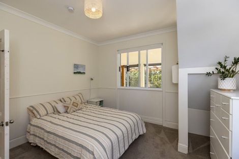 Photo of property in 11 Tiromoana Road, Raumati South, Paraparaumu, 5032