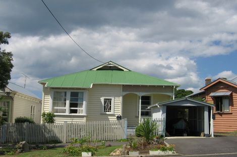 Photo of property in 28 Kiwi Road, Stanley Point, Auckland, 0624