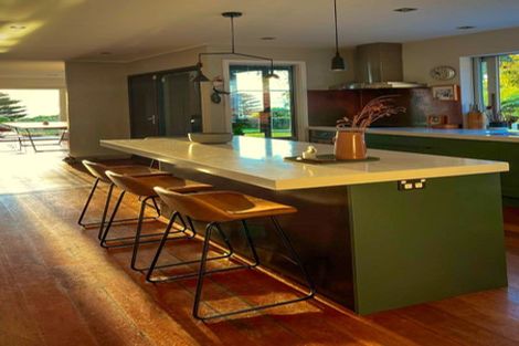 Photo of property in 11 Richmond Road, Mahina Bay, Lower Hutt, 5013