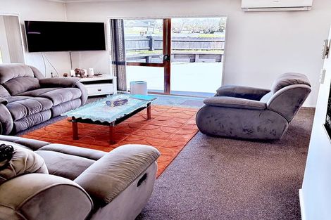 Photo of property in 4/30 Matthews Road, Clover Park, Auckland, 2019