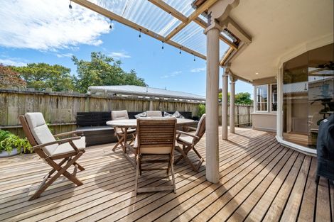 Photo of property in 180 Brooklands Road, Vogeltown, New Plymouth, 4310