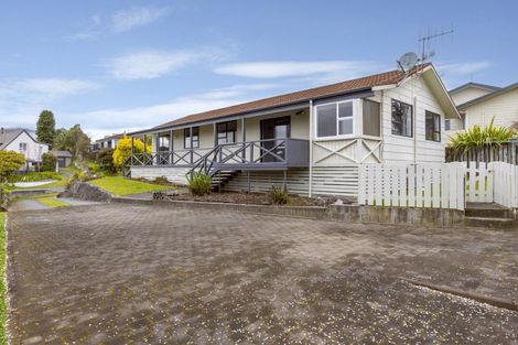 Photo of property in 2 Gladstone Grove, Richmond Heights, Taupo, 3330