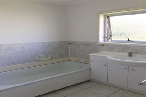 Photo of property in 15 Barlow Place, Chatswood, Auckland, 0626