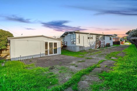 Photo of property in 35 Darnell Crescent, Clover Park, Auckland, 2019