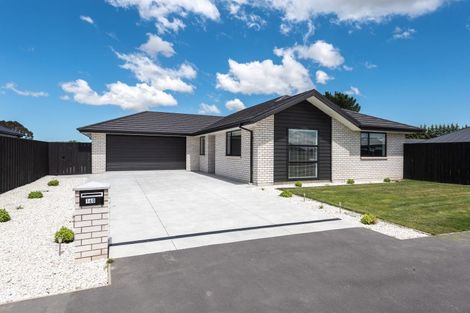 Photo of property in 160 Shillingford Boulevard, Rolleston, 7615