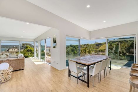 Photo of property in 21 Centennial Drive, Whitianga, 3510