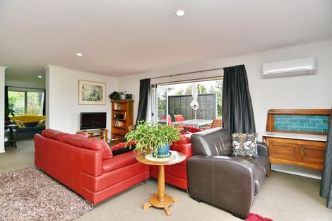 Photo of property in 9 Riverside Way, Amberley, 7410