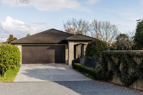 Photo of property in 61 Bowen Street, Cambridge, 3434