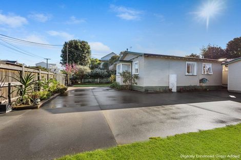 Photo of property in 39 Belt Road, Moturoa, New Plymouth, 4310