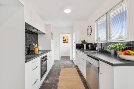 Photo of property in 7 Hobart Crescent, Wattle Downs, Auckland, 2103