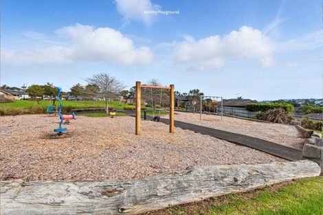 Photo of property in 13 Anchorite Way, Red Beach, 0932