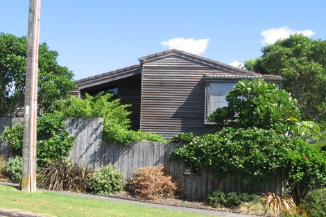 Photo of property in 2/34 Rothesay Bay Road, Rothesay Bay, Auckland, 0630