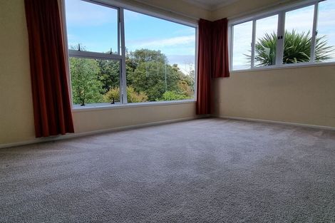 Photo of property in 28 Judkins Crescent, Cockle Bay, Auckland, 2014