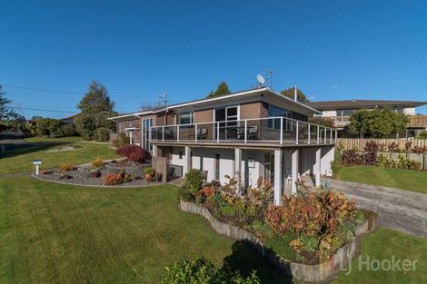 Photo of property in 2 Haratua Place, Springfield, Rotorua, 3015
