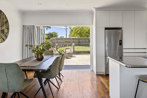 Photo of property in 5 Te Hatepe Avenue, Taupo, 3330