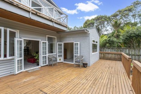 Photo of property in 125 Woodlands Park Road, Titirangi, Auckland, 0604
