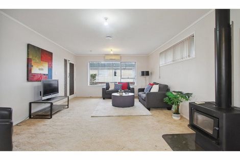 Photo of property in 1/78 Bentley Avenue, Glenfield, Auckland, 0629