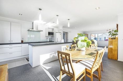 Photo of property in 63 Lismore Street, Merrilands, New Plymouth, 4312