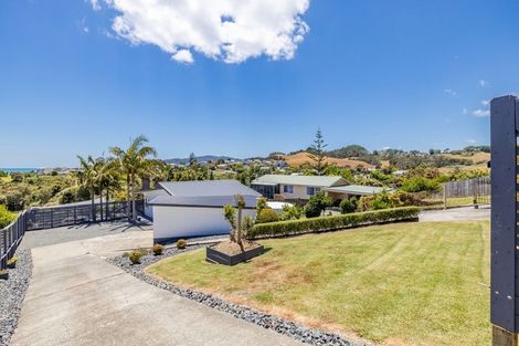 Photo of property in 28 Berghan Road, Coopers Beach, 0420