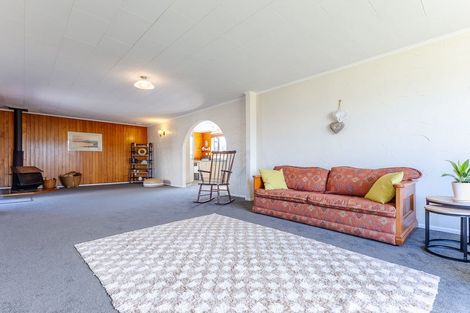 Photo of property in 11 Atua Street, Waikanae Beach, Waikanae, 5036