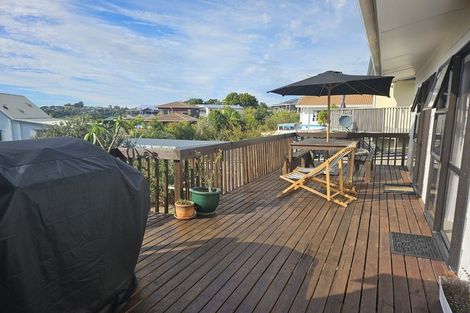 Photo of property in 12 Arohia Place, Snells Beach, 0920