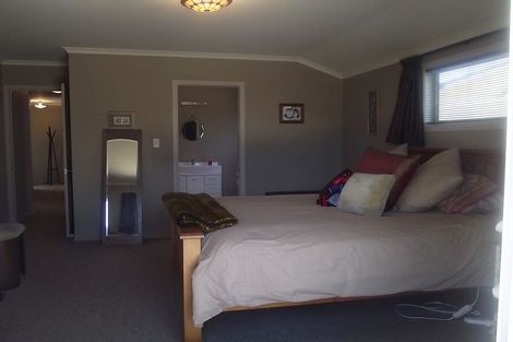 Photo of property in 31 Fisher Place, Carterton, 5713