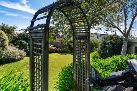 Photo of property in 21 Litten Road, Cockle Bay, Auckland, 2014