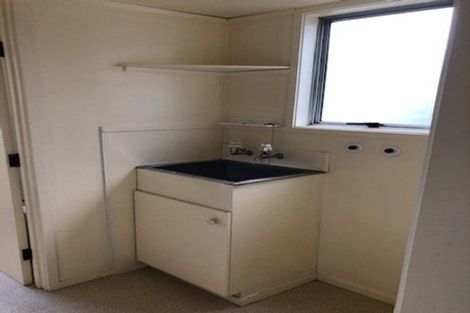 Photo of property in 3 Shepherds Road, Papakura, 2110