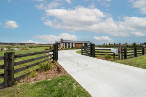 Photo of property in 19 Carex Grove, Foxton Beach, Foxton, 4815