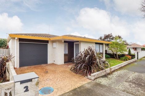 Photo of property in 2 Rangitane Street, Palmerston North, 4414